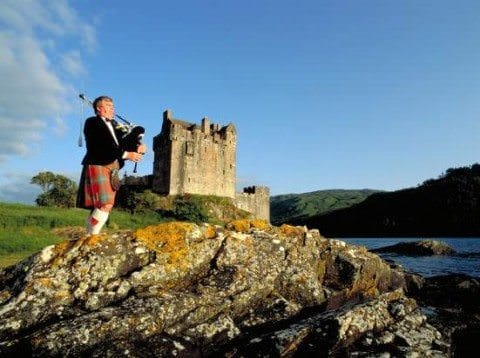 Scotland - Piper_small