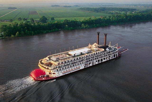 American Queen - Exterior