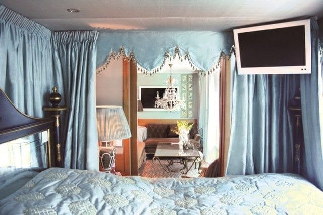 Uniworld - Antoinette - Royal Suite