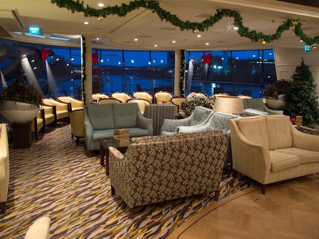 AmaLyra - Main Lounge - Bow Seating