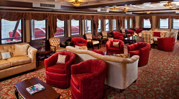 Inside, the Queen of the Mississippi sports modern decor that pays tribute to the great sternwheelers. Photo courtesy of American Cruise Lines