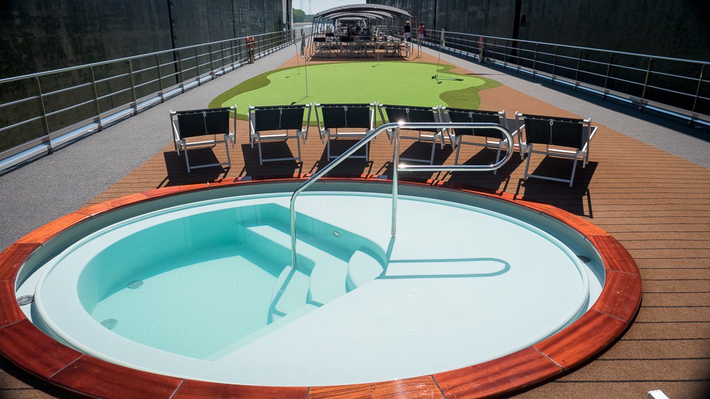 Plunge pool and putting green on ms Savor. © 2015 Ralph Grizzle