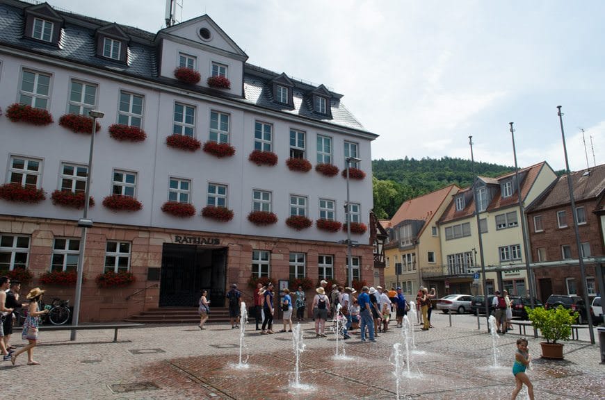 Kids (and adults) cool off in the waterpark outside of the Rathaus, or City Hall. Photo © 2015 Aaron Saunders