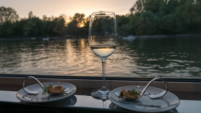 Underway on the Danube. © 2016 Ralph Grizzle